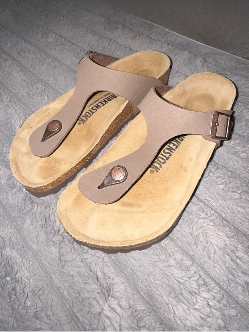 Birkenstock Gizeh Sandals in Taupe Beige Size 37